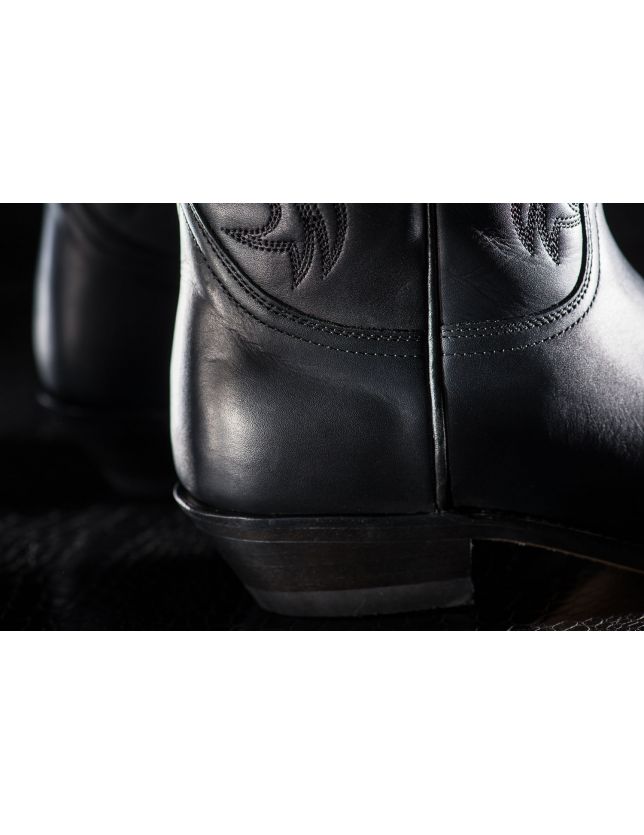 SENDRA  2605 PULL OIL NEGRO